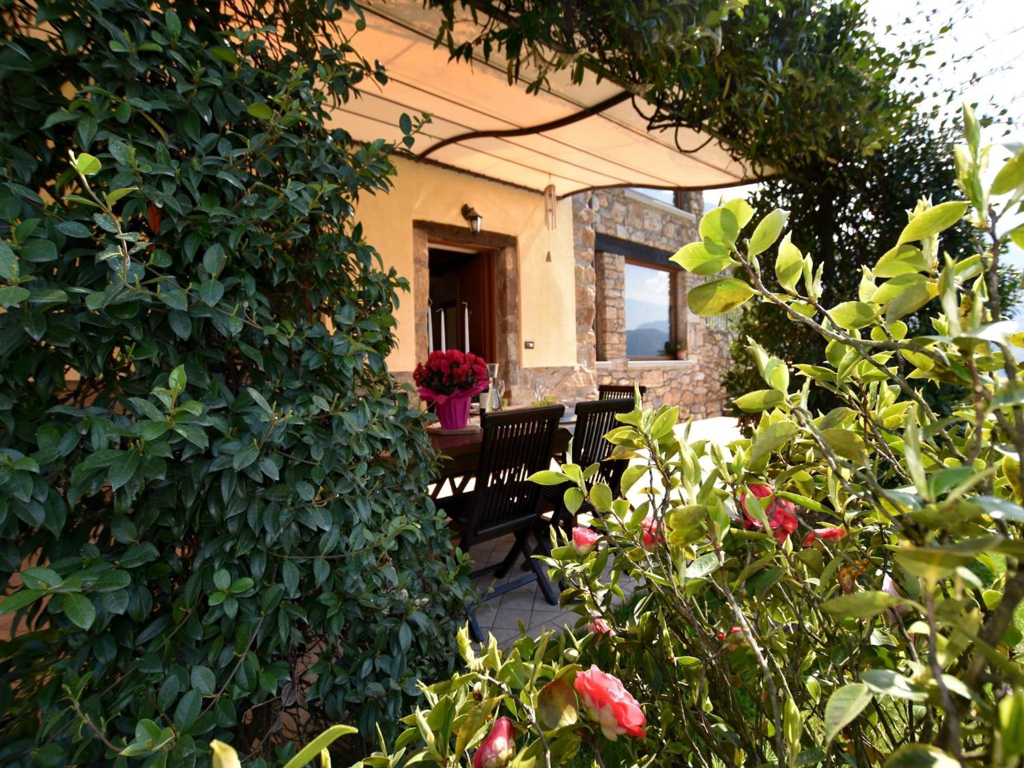 Villa In Pisogne With Pool Garden And Lake View Екстериор снимка