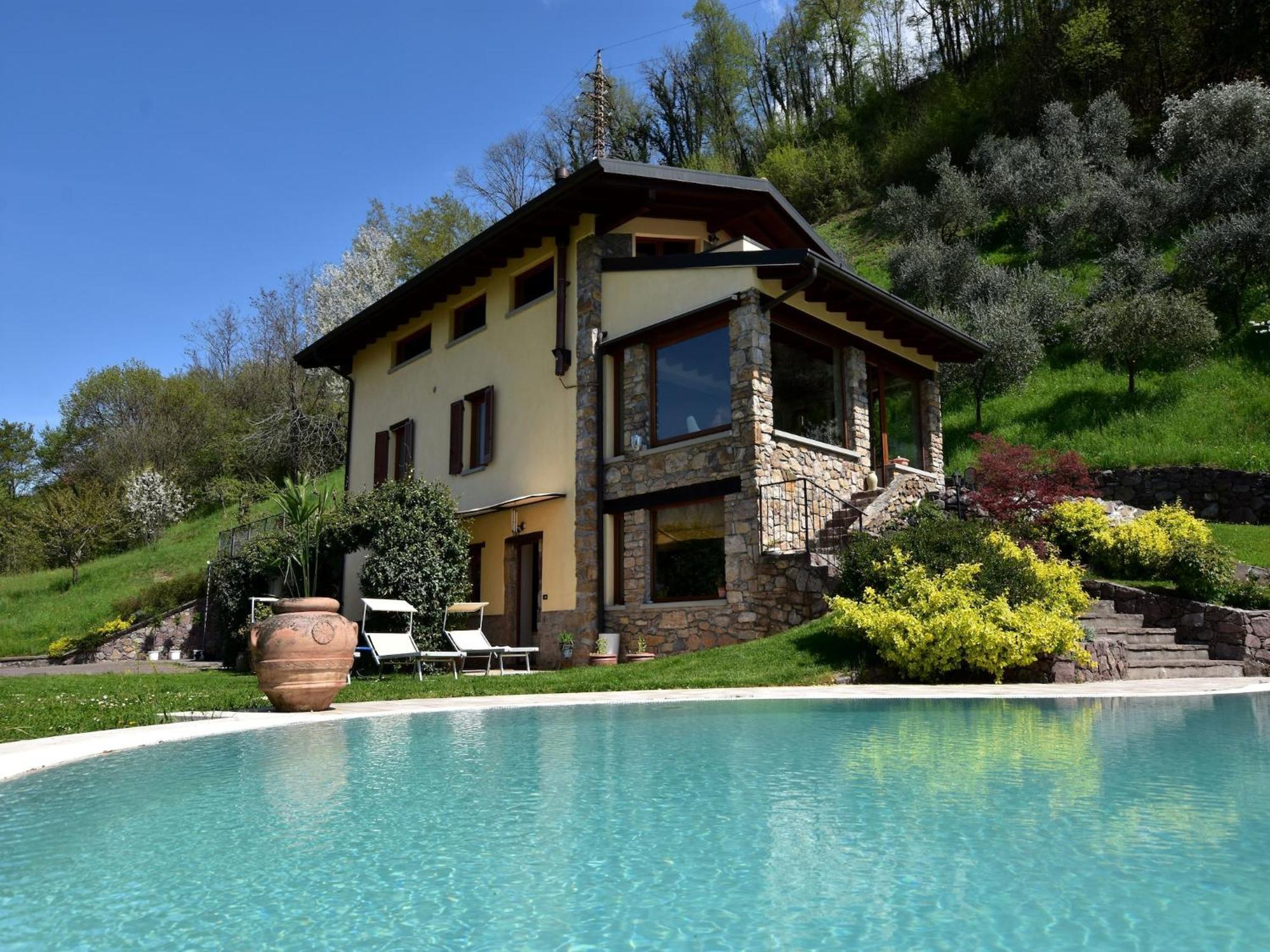 Villa In Pisogne With Pool Garden And Lake View Екстериор снимка
