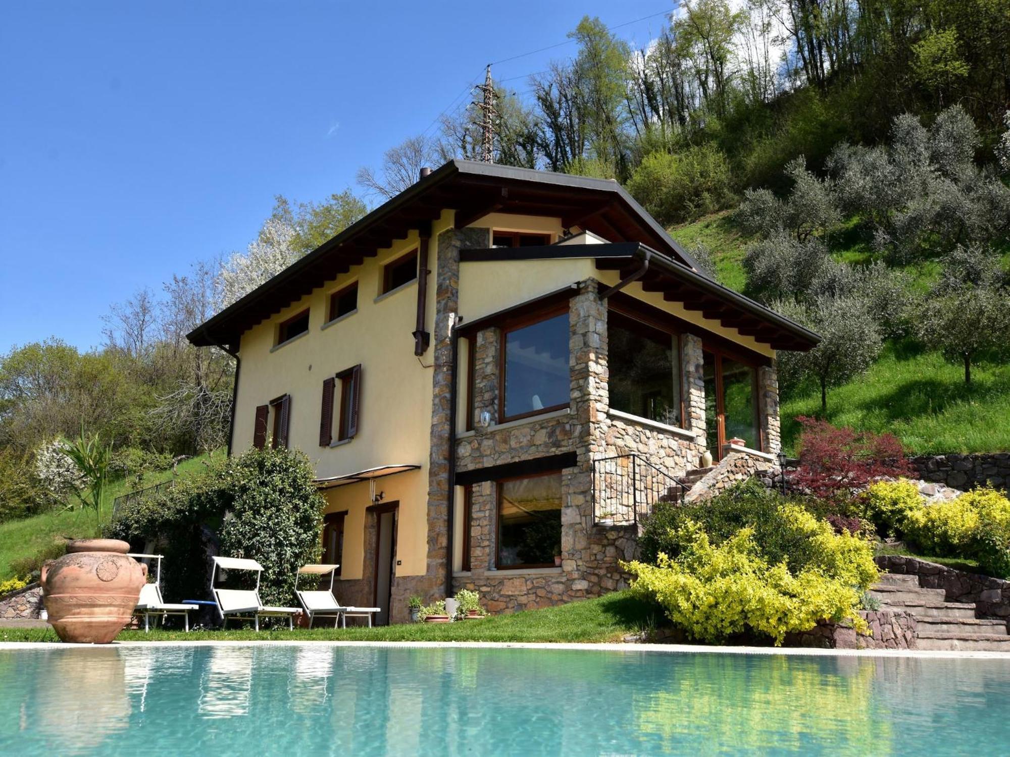 Villa In Pisogne With Pool Garden And Lake View Екстериор снимка
